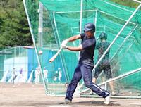 　打撃練習をする白鳥翔哉真ら東洋大姫路ナイン（撮影・中田匡峻）