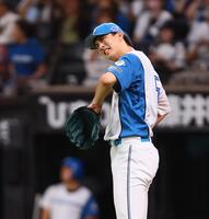 　５回、逆転満塁本塁打を浴び、顔をしかめる達（撮影・中島達哉）