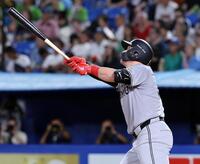 　６回、リチャードが中越えに満塁本塁打を放つ