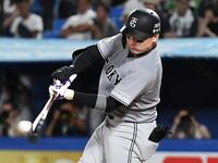 　７回、丸は右中間に三塁打を放ち、サイクル安打を達成する（撮影・佐藤厚）