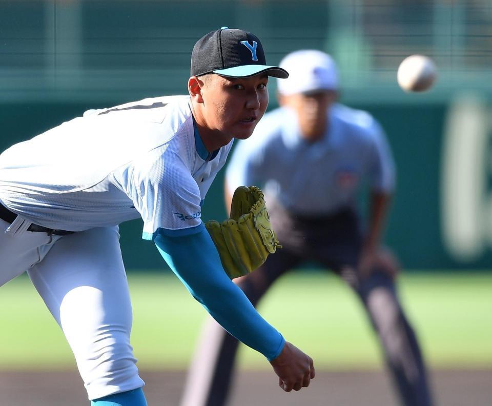 　力投する山梨学院・菰田陽生（撮影・開出牧）