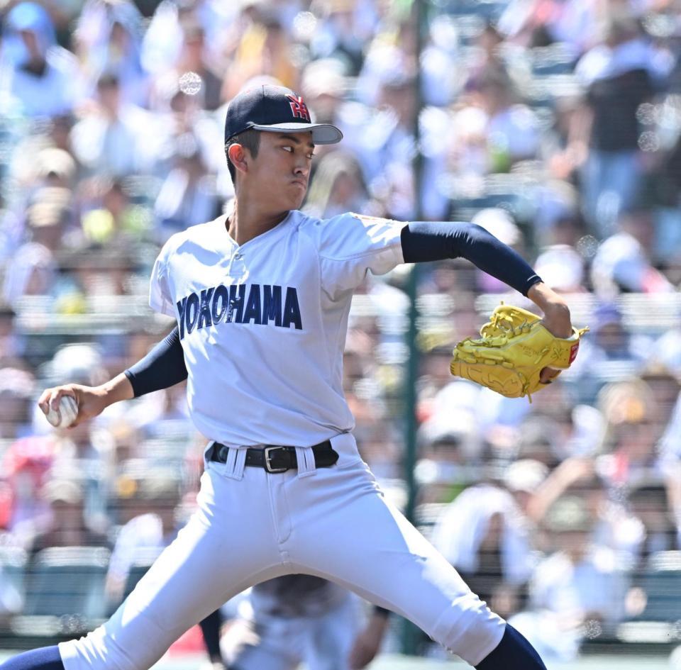 　力投する先発の横浜・織田翔希（撮影・西田忠信）