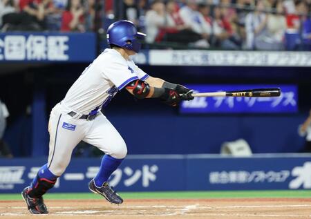 　６回、林が左前適時打を放つ