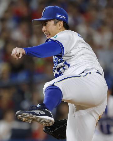 　広島戦に先発し５回３失点で１２勝目を挙げたＤｅＮＡ・東＝横浜