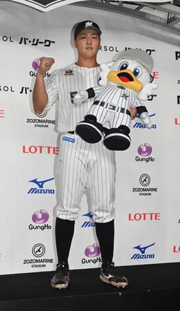 　ガッツポーズを決める山口（撮影・持木克友）