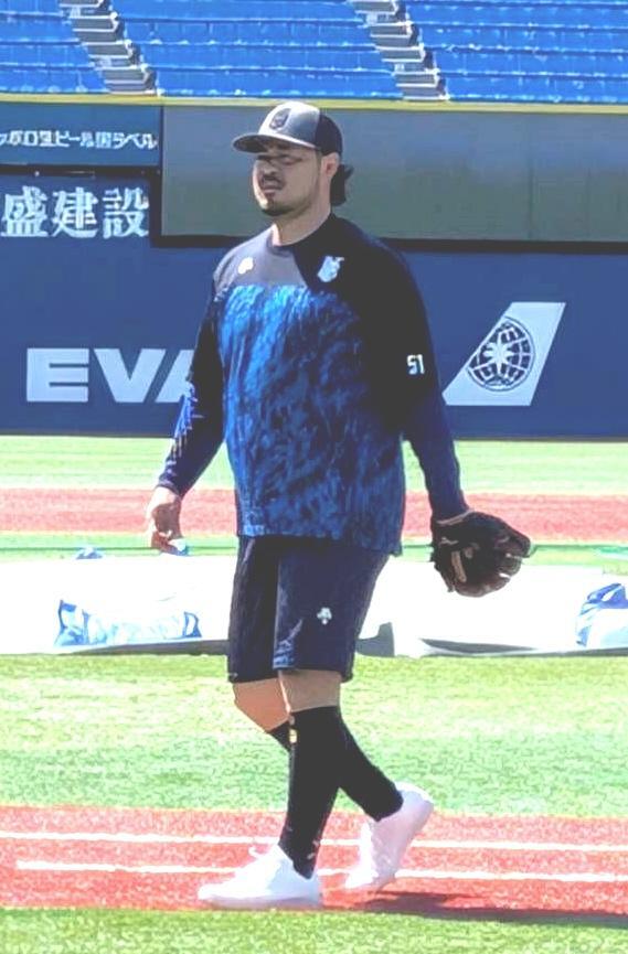 　試合前練習に参加した宮崎
