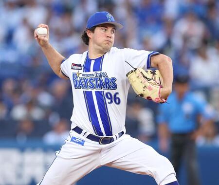 バウアー　クイックモーションでストライク投球も球審認めず　両手を広げて「ＷＨＹ？」とイライラ