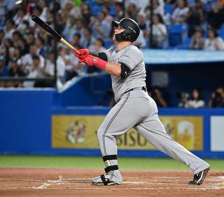 　２回、リチャードが左越えに２ランを放つ