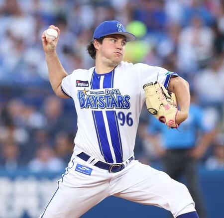 　力投するバウアー（撮影・金田祐二）