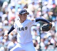 　６回途中から２番手で登板する沖縄尚学・新垣有絃（撮影・西田忠信）