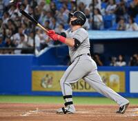 　２回、リチャードが左越えに２ランを放つ