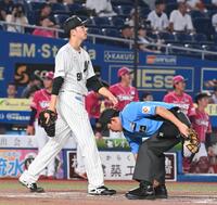 　３回、１点を返された吉川（撮影・持木克友）