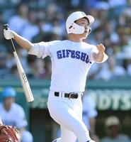 　２回、同点犠飛を放つ県岐阜商・横山