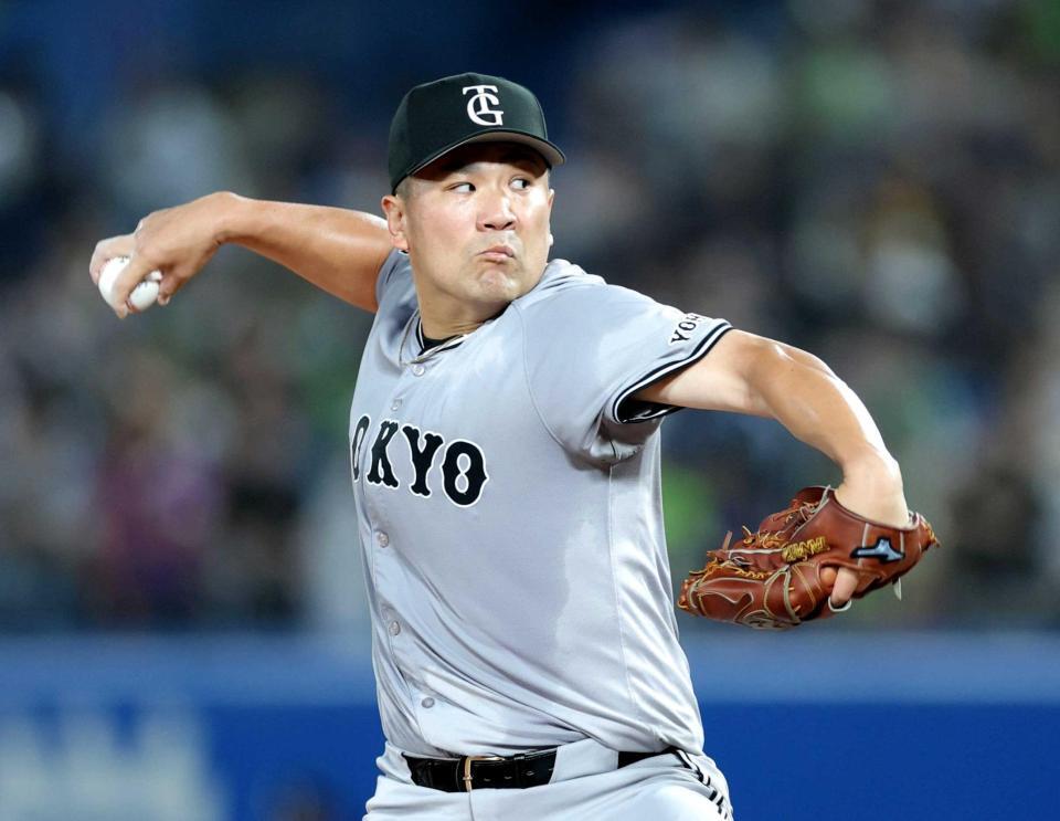 　ヤクルト打線を相手に力投する田中将