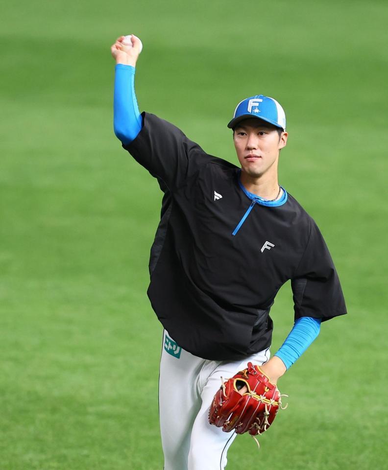 　調整する福島（撮影・中島達哉）