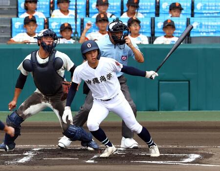夏の甲子園　沖縄尚学が勝ち越し成功！絶好調の４番・宜野座が左前へタイムリー　スタンドが大盛り上がり