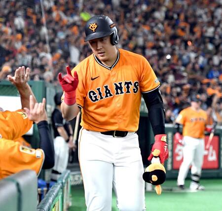 巨人・岡本和真　連日の“和真節”にＧ党沸く　インタビュアーもたじたじ？「もう一言」と促す