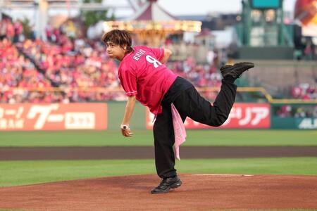 Ｈｅｙ！Ｓａｙ！ＪＵＭＰの八乙女光「バシッと」ノーバン投球を披露　始球式で大歓声　楽天・宗山が捕手を務め「サプライズで緊張しました（笑）」