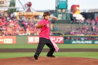 　セレモニアルピッチを務めた八乙女光（楽天野球団提供）