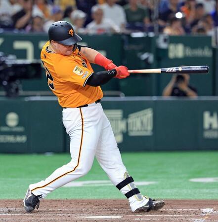 　５回、リチャードが左中間にソロを放つ