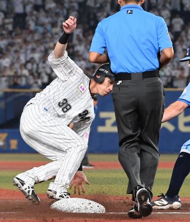 　５回、三盗を決める高部（撮影・持木克友）