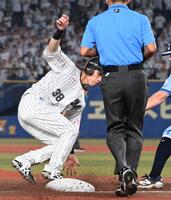 　５回、三盗を決める高部（撮影・持木克友）