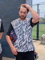 　取材に応じるケイ