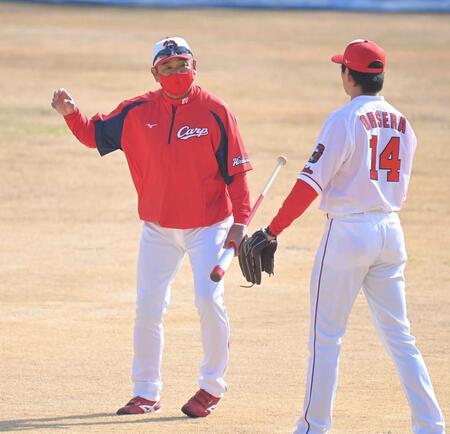 　広島コーチ時代の山田和利さん＝２０２１年２月８日