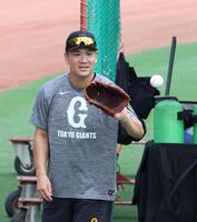 キャッチボールをする田中（撮影・市尻達拡）