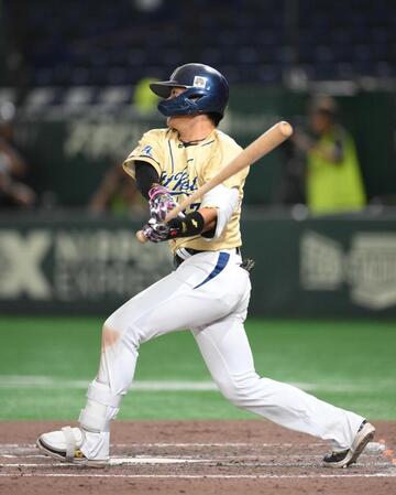 　９回、２ランを放つ北條