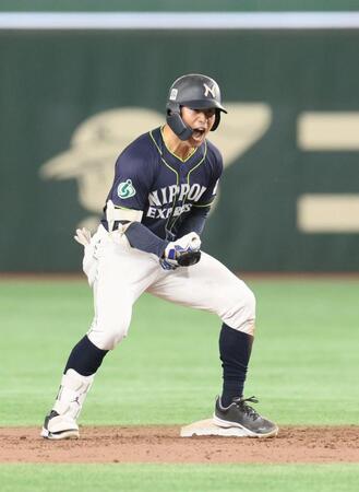 　６回、適時二塁打を放った日本通運・木下朗（撮影・石井剣太郎）