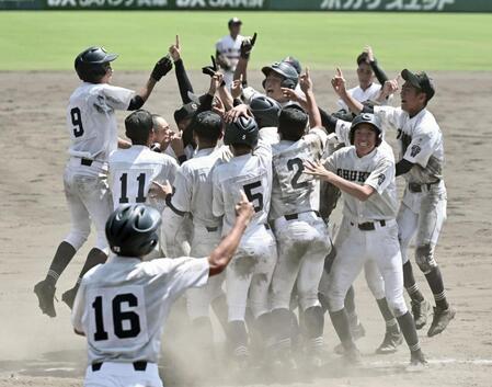 中京が史上初の全国4連覇!驚異の粘りで逆転サヨナラ 平中監督「本当にすごいやつら」