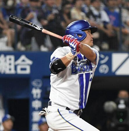 　１回、筒香は右中間に１２号同点２ランを放つ（撮影・佐藤厚）