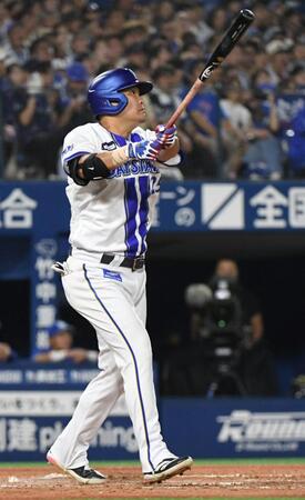 　３回、筒香は右中間に２打席連続の１３号ソロを放つ（撮影・佐藤厚）