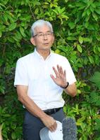 　試合後、報道陣の質問に応じる滝口貴夫新部長（撮影・市尻達拡）