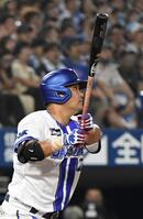 　１回、筒香は右中間に１２号同点２ランを放つ（撮影・佐藤厚）