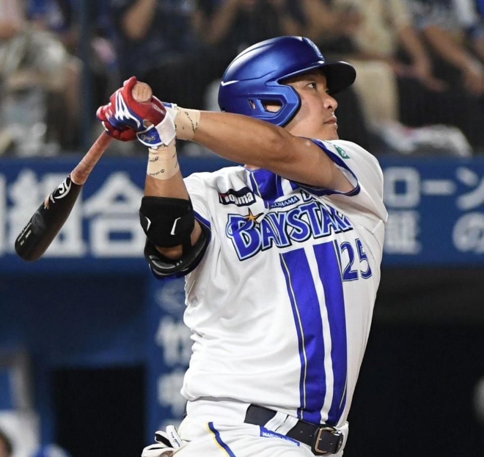 　３回、筒香は右中間に２打席連続の１３号ソロを放つ（撮影・佐藤厚）