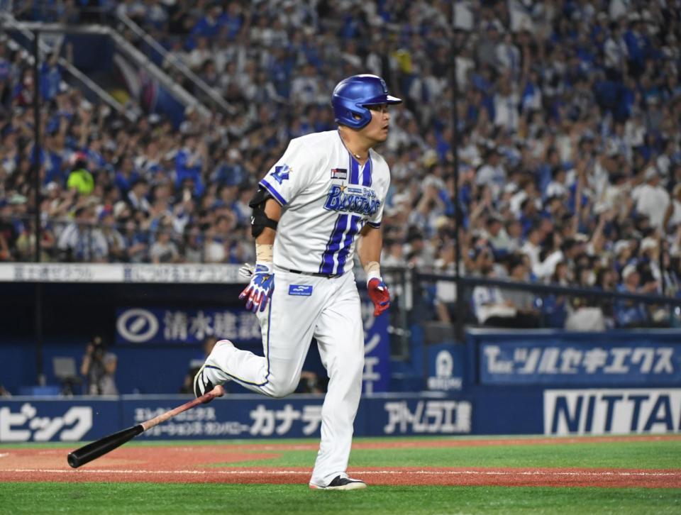 　３回、筒香は右中間に２打席連続の１３号ソロを放つ（撮影・佐藤厚）