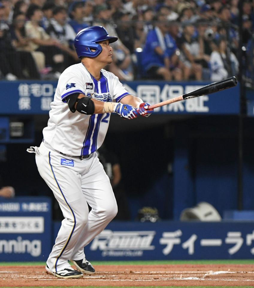 　１回、筒香は右中間に１２号同点２ランを放つ（撮影・佐藤厚）