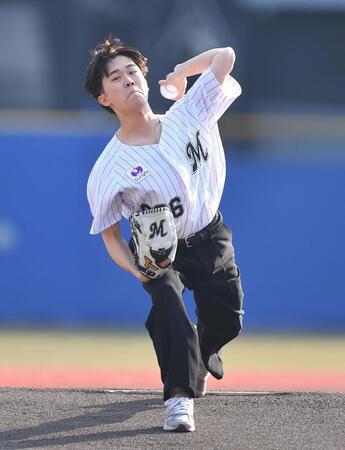 　始球式を務める鈴木福（撮影・開出牧）