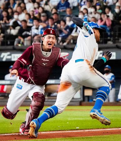 　３回、田宮の二ゴロで三走・万波がタッチアウト。捕手太田