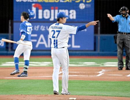 　１回、樋口を空振り三振に仕留めた藤浪