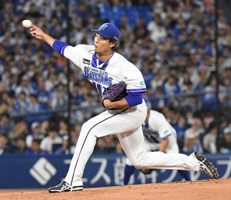 　気迫のこもった投球を見せる藤浪（撮影・佐藤厚）