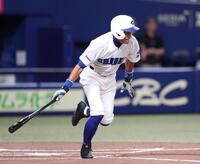 　１回、内野ゴロに倒れるＫＯＢＥ　ＣＨＩＢＥＮ・イチロー氏（撮影・中田匡峻）