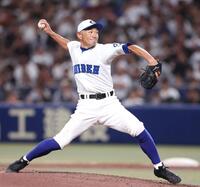 　７回、力投する先発のＫＯＢＥ　ＣＨＩＢＥＮ・イチロー氏（撮影・中田匡峻）