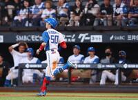 　１１回、五十幡が二直に倒れ、ダブルプレーで試合終了となった（撮影・中島達哉）