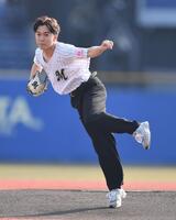 　始球式を務める鈴木福（撮影・開出牧）