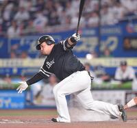 　９回、空振り三振に倒れた山川（撮影・開出牧）