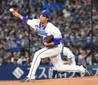 　気迫のこもった投球を見せる藤浪（撮影・佐藤厚）