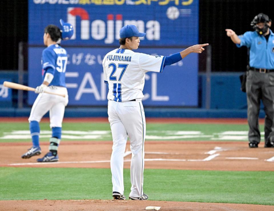 　１回、樋口を空振り三振に仕留めた藤浪